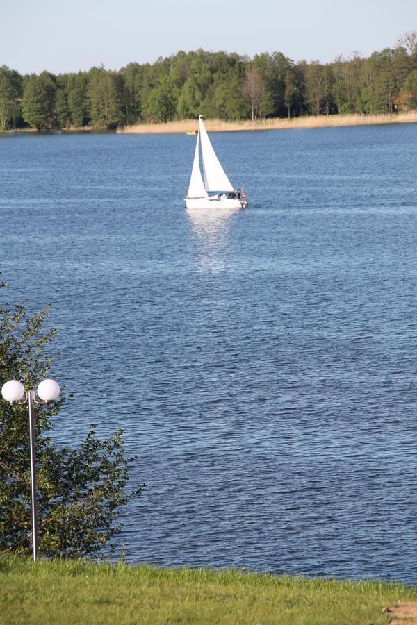 As Gosciniec Lägenhet Mikołajki Exteriör bild